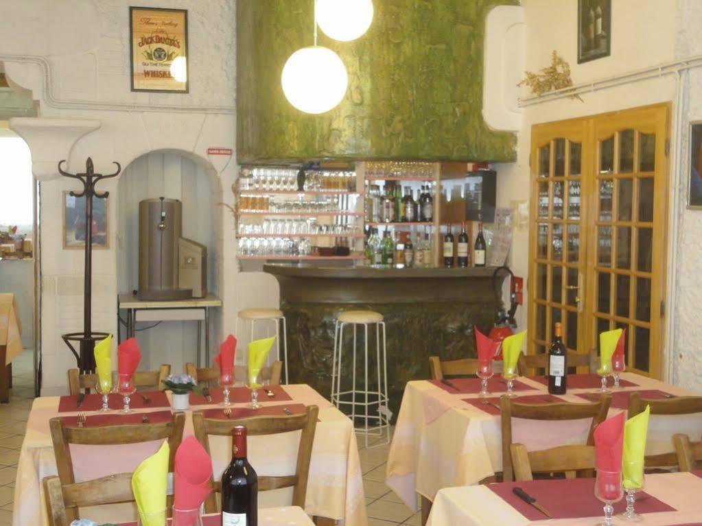Hotel-Restaurant Le Saint Christophe Lourdes Esterno foto